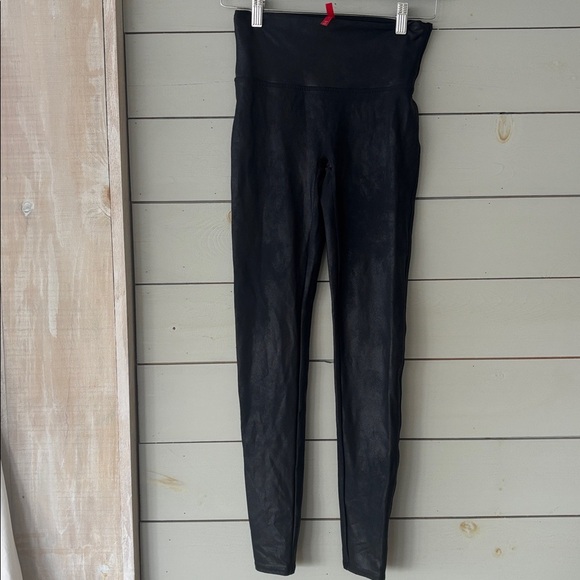 SPANX Faux Leather Leggings - Picture 3 of 7